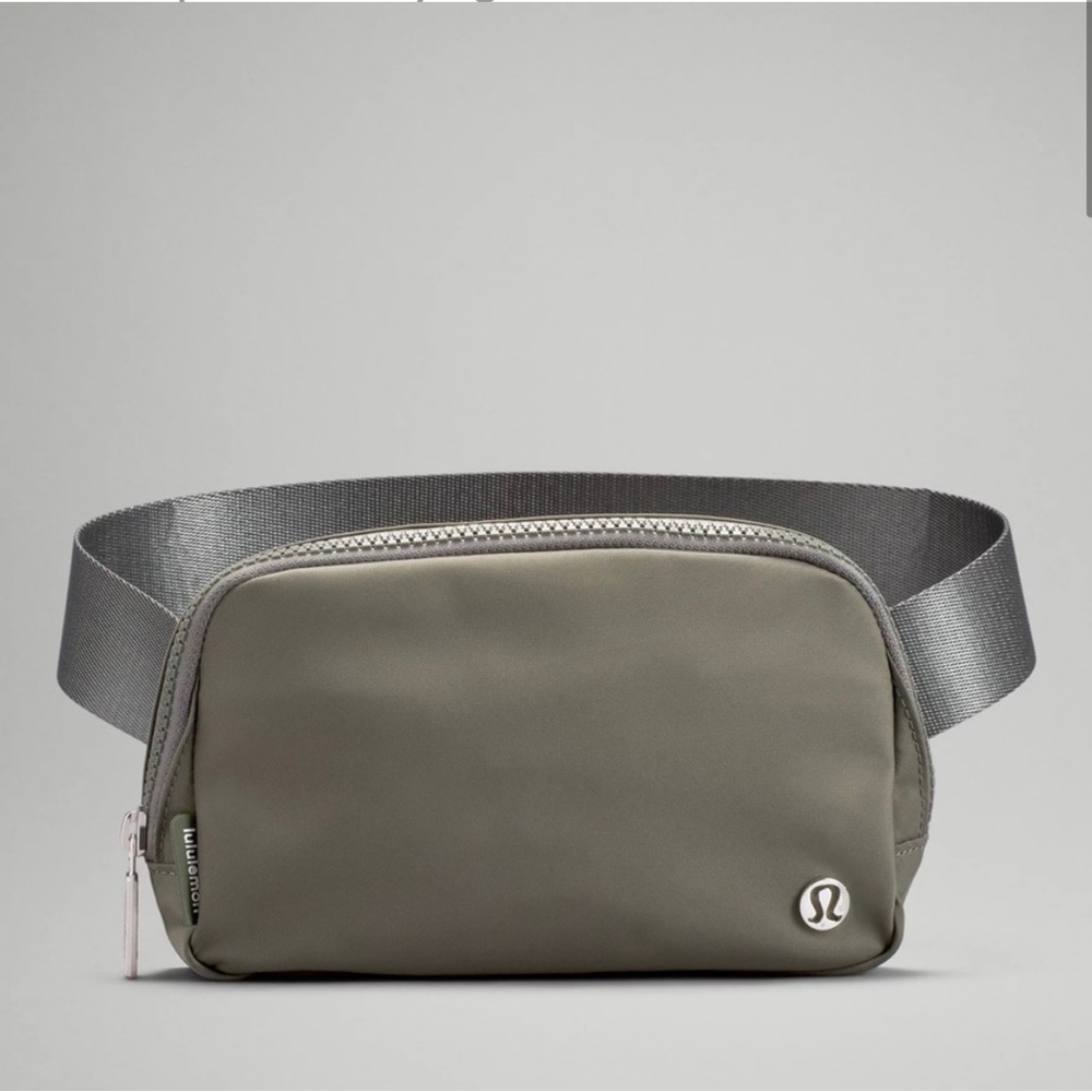 NWT Sage Grey Everywhere Lululemon Belt Bag 1L